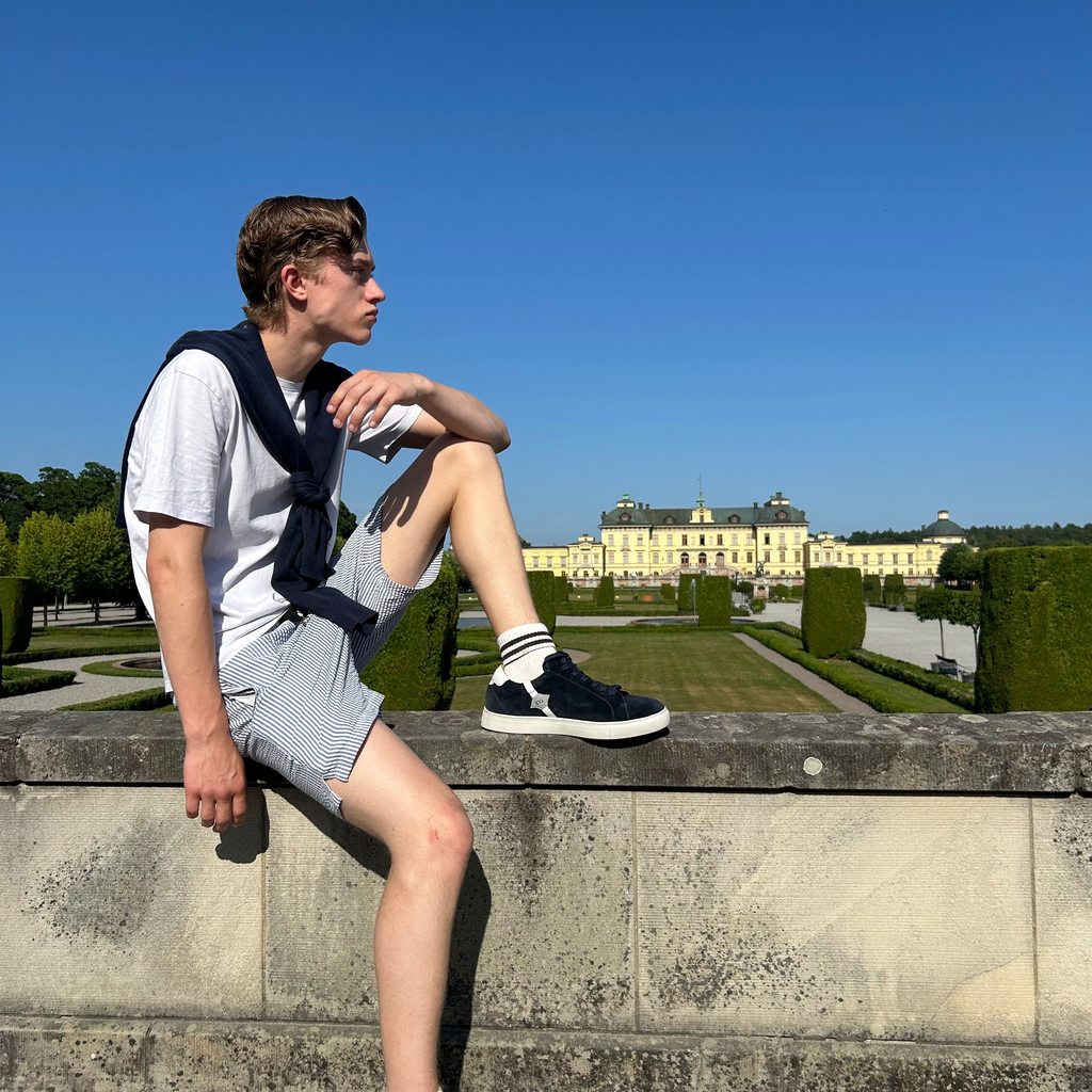 XVI Sideline